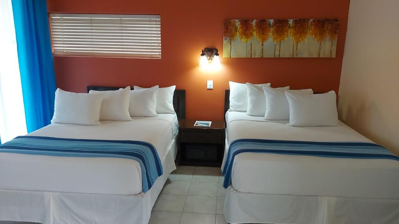 Tropikist Beach Hotel And Resort Crown Point Eksteriør billede