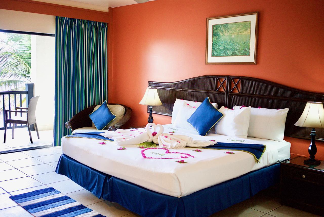Tropikist Beach Hotel And Resort Crown Point Eksteriør billede